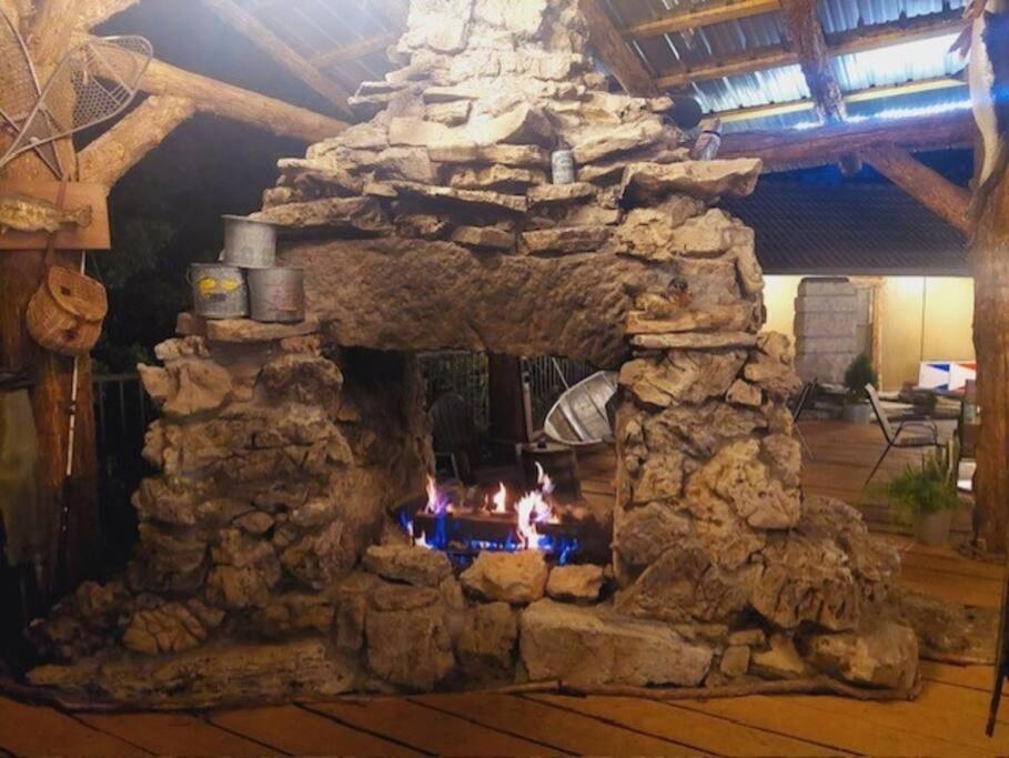 יוריקה ספרינגס Stonegate Lodge Bed, Wifi, 50In Roku Tv, Salt Water Pool Room #109 מראה חיצוני תמונה