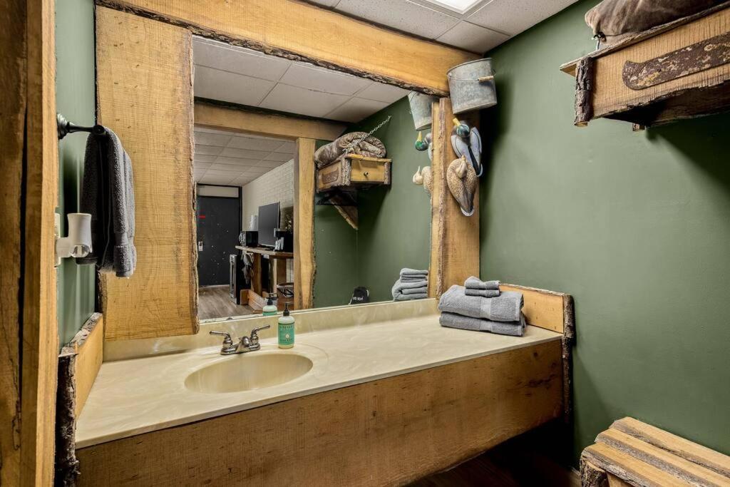יוריקה ספרינגס Stonegate Lodge Bed, Wifi, 50In Roku Tv, Salt Water Pool Room #109 מראה חיצוני תמונה